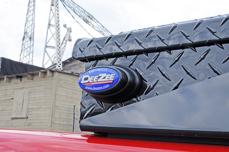 Dee Zee Crossover Tool Box - Blue Label - 70-in - Standard