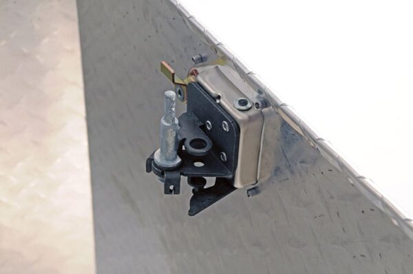 Dee Zee Tool Box - Specialty Triangle BT Alum - Image 5